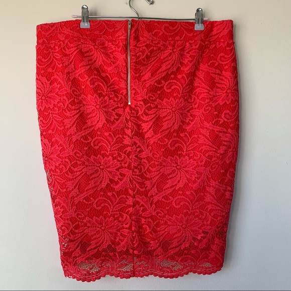 Torrid NWT Red Lace Mini Pencil Skirt Zipper Business Cocktail Fun Size 2 - Picture 4 of 7